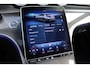 Mercedes-Benz C-klasse 200 AMG Line | Panoramadak | Distronic+ | Camera | Sfeerverlichting Premium | Zitcomfortpakket | Stoelverwarminig | Geluidsisolerend Glas |