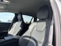 Volvo V60 2.0 T8 Plug-in hybrid AWD Plus Dark | Zwenkbare trekhaak | Memory | Adaptieve cruise | Blis | Harman Kardon |