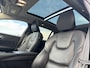 Volvo V60 2.0 T8 Plug-in hybrid AWD Ultra Dark | Zwenkbare trekhaak | Bowers&Wilkins | Stoelmassage + Verkoeling | Panoramadak | Memory | Blis |