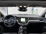 Volvo V60 2.0 T8 Plug-in hybrid AWD Ultra Dark | Zwenkbare trekhaak | Bowers&Wilkins | Stoelmassage + Verkoeling | Panoramadak | Memory | Blis |
