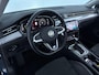 Volkswagen Passat Variant 1.4 TSI PHEV GTE Business 218 pk Automaat | Navigatie | Panoramadak | Trekhaak (wegklapbaar) | Parkeersensoren | Achteruitrijcamera | Stoelverwarming