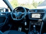 Volkswagen Tiguan 1.5 TSI ACT Highline | Trekhaak | Schuif/ Kantel Panoramadak | LED Koplampen | Adaptieve Cruise Control | Stoelverwarming | Virtual Cockpit | Climate Control | Apple Carplay | Android Auto | Metallic Lak | Privacy Glas | All Season |