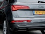 Audi Q5 40 TDI quattro S edition | 3x S-Line | Stoelverwarming | Virtual Cockpit | Camera | NW Model | Black Optic | LED Koplampen | Cruise Control | Climate Control | Parkeersensoren | Daytona Grijs Parelmoer Lak |