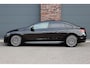 Mercedes-Benz EQE 300 AMG Line 89 kWh | Luchtvering | Distronic+ | Panoramadak | Leder | Burmester | Digital Light | Verwarmd Stuurwiel | Surround Camera | Keyless Go |