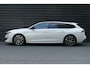 Peugeot 508 SW 1.6 HYBRID 225PK GT / CAMERA / STOELVERWARMING / PANO.DAK / ALCANTARA / AGR / MASSAGESTOEL / 18"LMV / KEYLESS / FULL-LED / NAVI / CLIMA / PDC / BLUETOOTH / ADAPT. CRUISECONTROL / 2E EIGENAAR / SCHITTERENDE STAAT !!