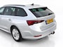 Skoda Octavia Combi 1.0 e-TSI 110pk DSG Business Edition | Navigatie | Stoelverwarming | Trekhaak