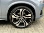 Volvo XC90 2.0 T8 Recharge AWD R-Design | 360 camera | Adaptieve cruise | Harman&kardon | 22 inch velgen | Head up | Stoelverwarming&ventilatie | Stuurverwarming | Lederen bekleding | Memory | Navigatie | Apple CarPlay | DAB | Full-LED | Keyless entry&start | Dodehoekdetectie | Volledig dealeronderhouden