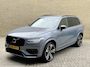 Volvo XC90 2.0 T8 Recharge AWD R-Design | 360 camera | Adaptieve cruise | Harman&kardon | 22 inch velgen | Head up | Stoelverwarming&ventilatie | Stuurverwarming | Lederen bekleding | Memory | Navigatie | Apple CarPlay | DAB | Full-LED | Keyless entry&start | Dodehoekdetectie | Volledig dealeronderhouden