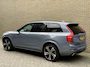 Volvo XC90 2.0 T8 Recharge AWD R-Design | 360 camera | Adaptieve cruise | Harman&kardon | 22 inch velgen | Head up | Stoelverwarming&ventilatie | Stuurverwarming | Lederen bekleding | Memory | Navigatie | Apple CarPlay | DAB | Full-LED | Keyless entry&start | Dodehoekdetectie | Volledig dealeronderhouden