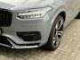 Volvo XC90 2.0 T8 Recharge AWD R-Design | 360 camera | Adaptieve cruise | Harman&kardon | 22 inch velgen | Head up | Stoelverwarming&ventilatie | Stuurverwarming | Lederen bekleding | Memory | Navigatie | Apple CarPlay | DAB | Full-LED | Keyless entry&start | Dodehoekdetectie | Volledig dealeronderhouden