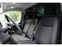 Opel Vivaro 2.0 CDTI 145PK L3H1 INNOVATION AUTOMAAT / CAMERA / TREKHAAK / BETIMMERING / 3-ZITS / 17" LMV / NAVI / AIRCO / LED / PDC / BLUETOOTH / CRUISECONTROL / 1E EIGENAAR/ SCHITTERENDE STAAT !!