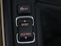 BMW 3-Serie Touring 318i Centennial Executive | Panoramadak | Leder | Trekhaak | Park assist | Cruise control | Climate control | Full LED | Sfeerverlichting |