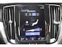 Volvo V60 T6 340PK Automaat Recharge AWD Business Pro Road Sign Information / Adaptieve Cruise Control / 18" lichtmetalen velgen / Stoelverwarming / Stuurwielverwarming /