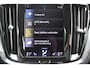 Volvo V60 T6 340PK Automaat Recharge AWD Business Pro Road Sign Information / Adaptieve Cruise Control / 18" lichtmetalen velgen / Stoelverwarming / Stuurwielverwarming /