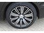 Volvo V60 T6 340PK Automaat Recharge AWD Business Pro Road Sign Information / Adaptieve Cruise Control / 18" lichtmetalen velgen / Stoelverwarming / Stuurwielverwarming /