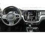 Volvo V60 T6 340PK Automaat Recharge AWD Business Pro Road Sign Information / Adaptieve Cruise Control / 18" lichtmetalen velgen / Stoelverwarming / Stuurwielverwarming /