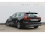 Volvo V60 T6 340PK Automaat Recharge AWD Business Pro Road Sign Information / Adaptieve Cruise Control / 18" lichtmetalen velgen / Stoelverwarming / Stuurwielverwarming /