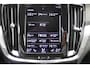 Volvo V60 T6 340PK Automaat Recharge AWD Business Pro Road Sign Information / Adaptieve Cruise Control / 18" lichtmetalen velgen / Stoelverwarming / Stuurwielverwarming /