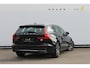 Volvo V60 T6 340PK Automaat Recharge AWD Business Pro Road Sign Information / Adaptieve Cruise Control / 18" lichtmetalen velgen / Stoelverwarming / Stuurwielverwarming /