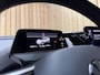 Volkswagen ID.4 Pro 77 kWh SoH 94,68% | Warmtepomp | Apple CarPlay/Android Auto | Adaptieve cruise control | Climate control | LED koplampen | Navigatiesysteem | Voorstoelen en stuurwiel verwarmd | Parkeersensoren voor en achter
