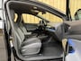 Volkswagen ID.4 Pro 77 kWh SoH 94,68% | Warmtepomp | Apple CarPlay/Android Auto | Adaptieve cruise control | Climate control | LED koplampen | Navigatiesysteem | Voorstoelen en stuurwiel verwarmd | Parkeersensoren voor en achter