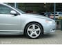 Volvo V70 2.0T R-Edition | High performance sound | Stoelverwarming | Camera | Automaat | Zeer netjes | Trekhaak | Vernieuwde automaat