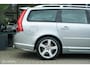 Volvo V70 2.0T R-Edition | High performance sound | Stoelverwarming | Camera | Automaat | Zeer netjes | Trekhaak | Vernieuwde automaat