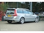 Volvo V70 2.0T R-Edition | High performance sound | Stoelverwarming | Camera | Automaat | Zeer netjes | Trekhaak | Vernieuwde automaat