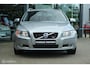 Volvo V70 2.0T R-Edition | High performance sound | Stoelverwarming | Camera | Automaat | Zeer netjes | Trekhaak | Vernieuwde automaat