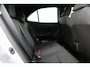 Toyota Yaris Cross 1.5 Hybrid 115 First Edition | Dodehoek detectie | Stoel-/stuurverwarming | Verwarmbare voorruit | BearLock | Adaptive Cruise | Parkeersensoren voor/achter | Apple Carplay / Android Auto | Keyless | 17 inch