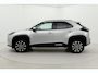 Toyota Yaris Cross 1.5 Hybrid 115 First Edition | Dodehoek detectie | Stoel-/stuurverwarming | Verwarmbare voorruit | BearLock | Adaptive Cruise | Parkeersensoren voor/achter | Apple Carplay / Android Auto | Keyless | 17 inch