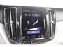 Volvo XC60 2.0 B5 Inscription | Trekhaak| | Adaptieve Cruise Control| Alarm klasse 3| Stoel- en stuurwielverwarming| Standkachel| Extra getint glas| 20"Lichtmetalen velgen| Verwarmbare voorruit