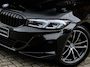 BMW 3-Serie Touring 320e LCi |Keyless|LED|HUD|Trekhaak|Camera|18''|MemoryStoel|DAB+|Stoelverwarming|PrivacyGlas|DEALER ONDH.|