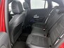 Mercedes-Benz GLA 250 e 140 Year Edition | Plus pakket | Nightpakket | Parkeerpakket | Trekhaak | Panoramaschuifdak | 20” multispaaks lichtmetalen velgen | Warmtewerend, donkergetint glas |