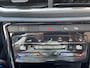 Volkswagen T-Roc 1.5 TSI 150pk DSG R-Line Navigatie Apple Carplay/Android Auto Parkeersensoren Camera Adaptive Cruise Control Elektrische achterklep Stoel- en stuurverwarming Climate Control Ledverlichting Virtual Cockpit
