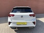 Volkswagen T-Roc 1.5 TSI 150pk DSG R-Line Navigatie Apple Carplay/Android Auto Parkeersensoren Camera Adaptive Cruise Control Elektrische achterklep Stoel- en stuurverwarming Climate Control Ledverlichting Virtual Cockpit