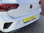 Volkswagen T-Roc 1.5 TSI 150pk DSG R-Line Navigatie Apple Carplay/Android Auto Parkeersensoren Camera Adaptive Cruise Control Elektrische achterklep Stoel- en stuurverwarming Climate Control Ledverlichting Virtual Cockpit