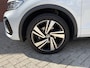 Volkswagen T-Roc 1.5 TSI 150pk DSG R-Line Navigatie Apple Carplay/Android Auto Parkeersensoren Camera Adaptive Cruise Control Elektrische achterklep Stoel- en stuurverwarming Climate Control Ledverlichting Virtual Cockpit