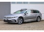 Volkswagen Passat Variant 1.5 TSI 150pk DSG R-Line Business + | Achteruitrijcamera | Stoelverwarming | Parkeersensoren