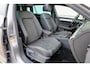 Volkswagen Passat Variant 1.5 TSI 150pk DSG R-Line Business + | Achteruitrijcamera | Stoelverwarming | Parkeersensoren