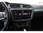 Volkswagen Tiguan 1.5 TSI ACT Highline Business 3x R-line / Trekhaak / 360Camera / Navigatie / 20'' / Stoelverwarming / Dodehoek / DAB / ACC
