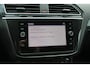 Volkswagen Tiguan 1.5 TSI ACT Highline Business 3x R-line / Trekhaak / 360Camera / Navigatie / 20'' / Stoelverwarming / Dodehoek / DAB / ACC