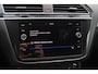 Volkswagen Tiguan 1.5 TSI ACT Highline Business 3x R-line / Trekhaak / 360Camera / Navigatie / 20'' / Stoelverwarming / Dodehoek / DAB / ACC