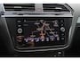Volkswagen Tiguan 1.5 TSI ACT Highline Business 3x R-line / Trekhaak / 360Camera / Navigatie / 20'' / Stoelverwarming / Dodehoek / DAB / ACC