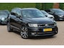 Volkswagen Tiguan 1.5 TSI ACT Highline Business 3x R-line / Trekhaak / 360Camera / Navigatie / 20'' / Stoelverwarming / Dodehoek / DAB / ACC