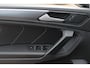 Volkswagen Tiguan 1.5 TSI ACT Highline Business 3x R-line / Trekhaak / 360Camera / Navigatie / 20'' / Stoelverwarming / Dodehoek / DAB / ACC