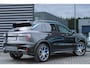 Lynk & Co 01 1.5 | Panoramadak | 360 Graden camera | Elektrische bestuurdersstoel met geheugen | Stoelverwarming | Actieve bochtverlichting | Adaptieve Cruise Control | Stuurassistent | Lane Assist | Navigatie | Elektrische Achterklep | Keyless Entry | Dodehoekassistent
