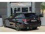 BMW 3-Serie Touring 320e | 204 PK | M Sportpakket | Panoramadak | Head-up display | Achteruitrijcamera | BMW 3 Serie Touring 320e M Sport met 2.0 viercilinder benzinemotor en plug-in hybride aandrijving, voorzien van panoramadak, Head-up display, navigatiesysteem, Apple CarPlay/Android Auto, Par
