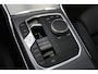 BMW 3-Serie Touring 320e | 204 PK | M Sportpakket | Panoramadak | Head-up display | Achteruitrijcamera | BMW 3 Serie Touring 320e M Sport met 2.0 viercilinder benzinemotor en plug-in hybride aandrijving, voorzien van panoramadak, Head-up display, navigatiesysteem, Apple CarPlay/Android Auto, Par