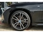 BMW 3-Serie Touring 320e | 204 PK | M Sportpakket | Panoramadak | Head-up display | Achteruitrijcamera | BMW 3 Serie Touring 320e M Sport met 2.0 viercilinder benzinemotor en plug-in hybride aandrijving, voorzien van panoramadak, Head-up display, navigatiesysteem, Apple CarPlay/Android Auto, Par